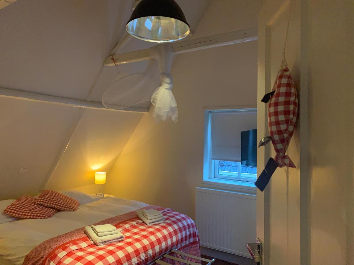 De Thuiskamer In Grou Als B&B Of Vakantiehuis Exterior photo